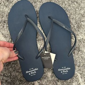 NWT Abercrombie and Fitch Navy Flip Flops